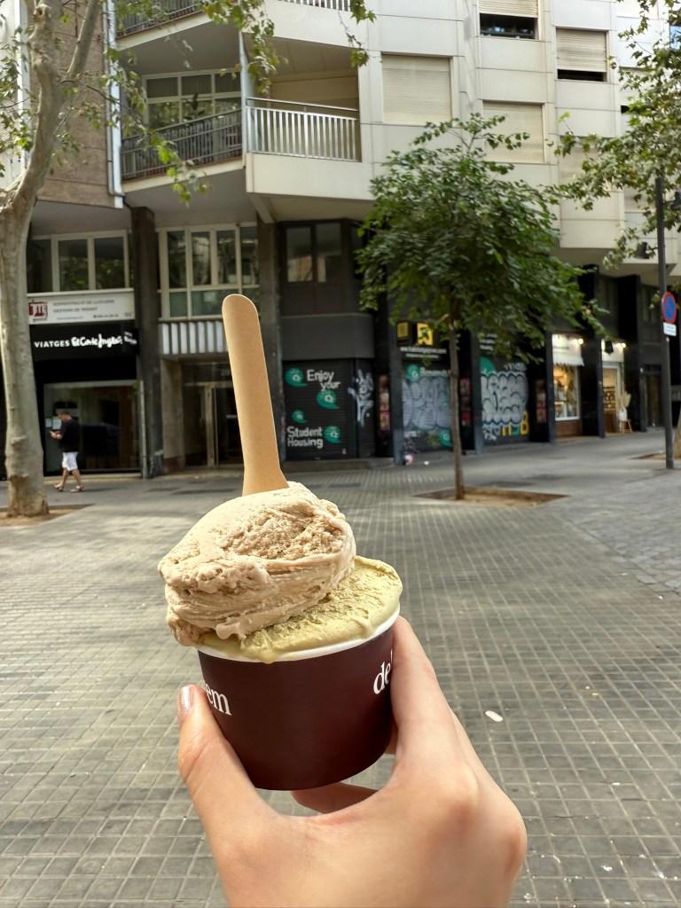 DelaCrem hazelnut & pistachio